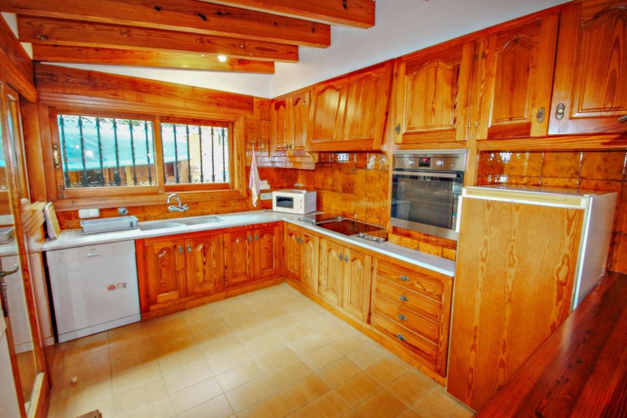 El Portet - Beachfront Holiday Home With Private Pool In Moraira Exterior photo